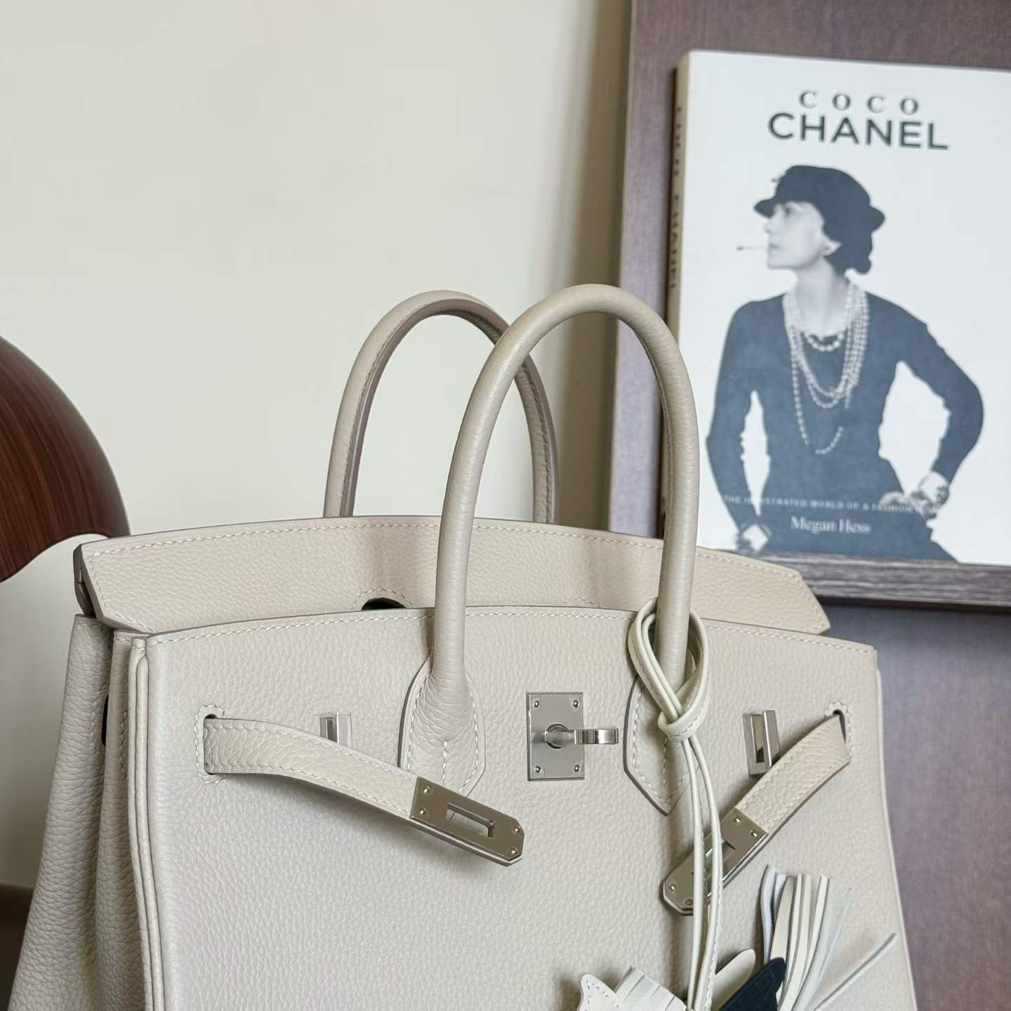 Hermès Birkin 25 Craie Togo Palladium Hardware - Image 6