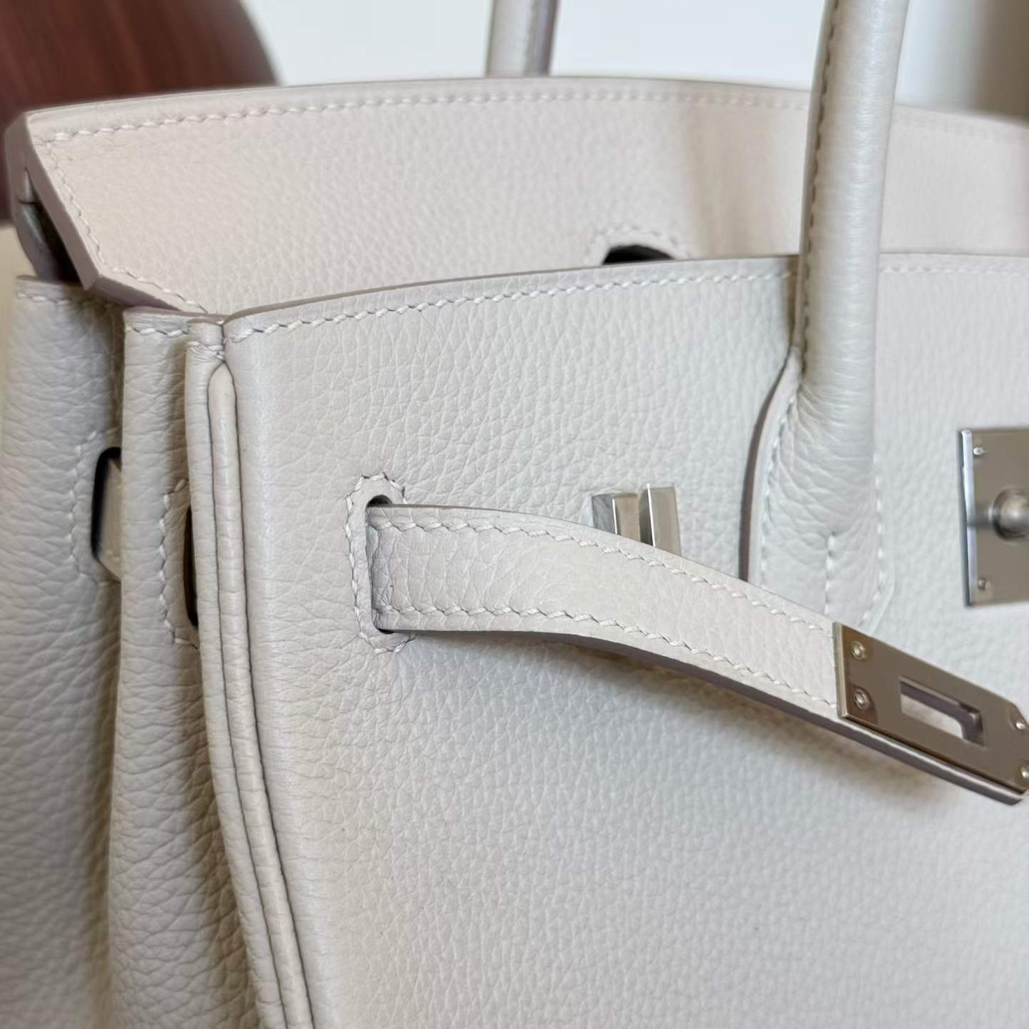 Hermès Birkin 25 Craie Togo Palladium Hardware - Image 3