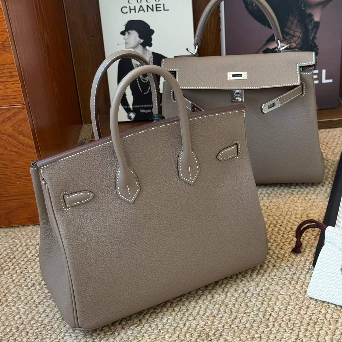 Hermès Birkin 25 Etoupe Togo Gold Hardware/Palladium Hardware - Image 6