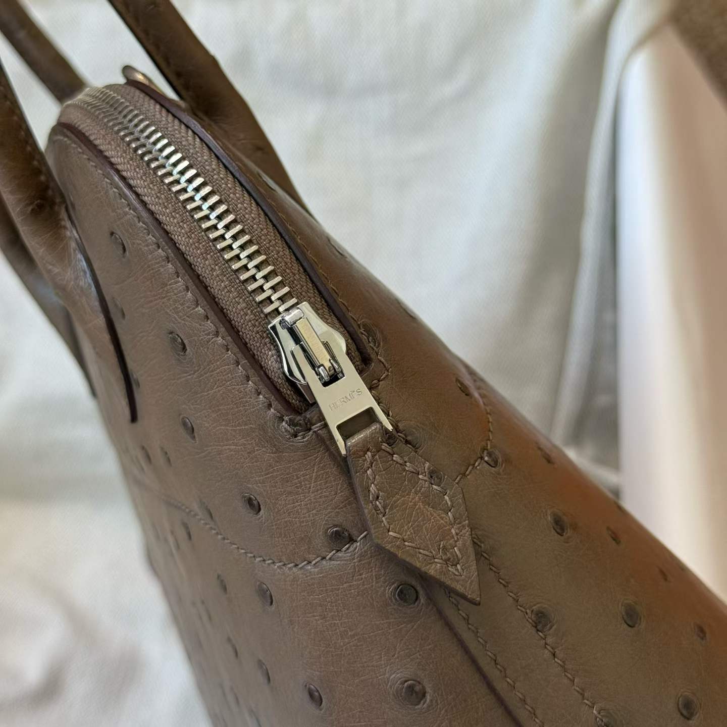 Hermès Bolide 27 Etoupe Ostrich - Image 4