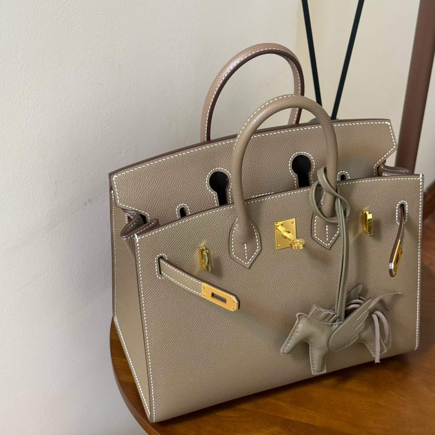 Hermès Birkin 25 Etoupe Sellier Epsom Gold Hardware - Image 2
