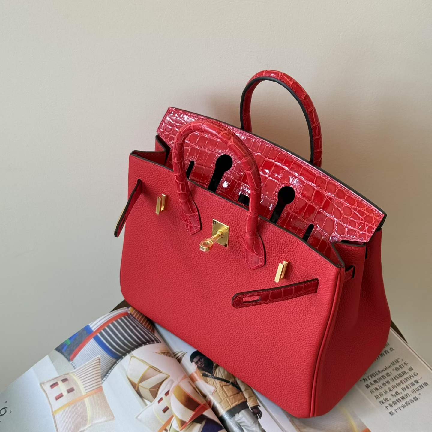Hermès Birkin 25 Touch Rouge Casaque Togo Crocodile Gold Hardware - Image 4