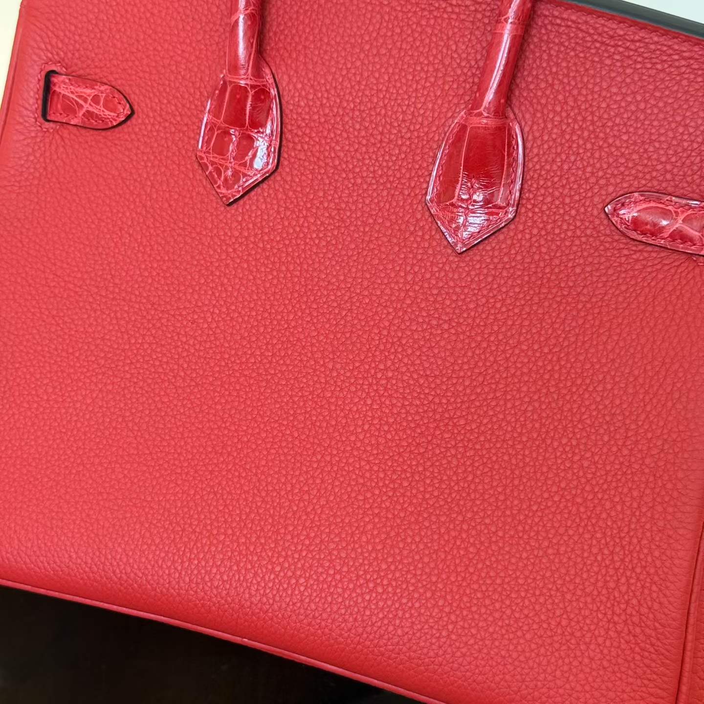 Hermès Birkin 25 Touch Rouge Casaque Togo Crocodile Gold Hardware - Image 9