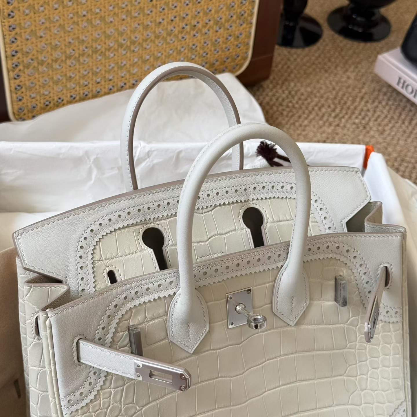 Hermès Birkin 25 White Ghilies Matte Crocodile Palladium Hardware - Image 3