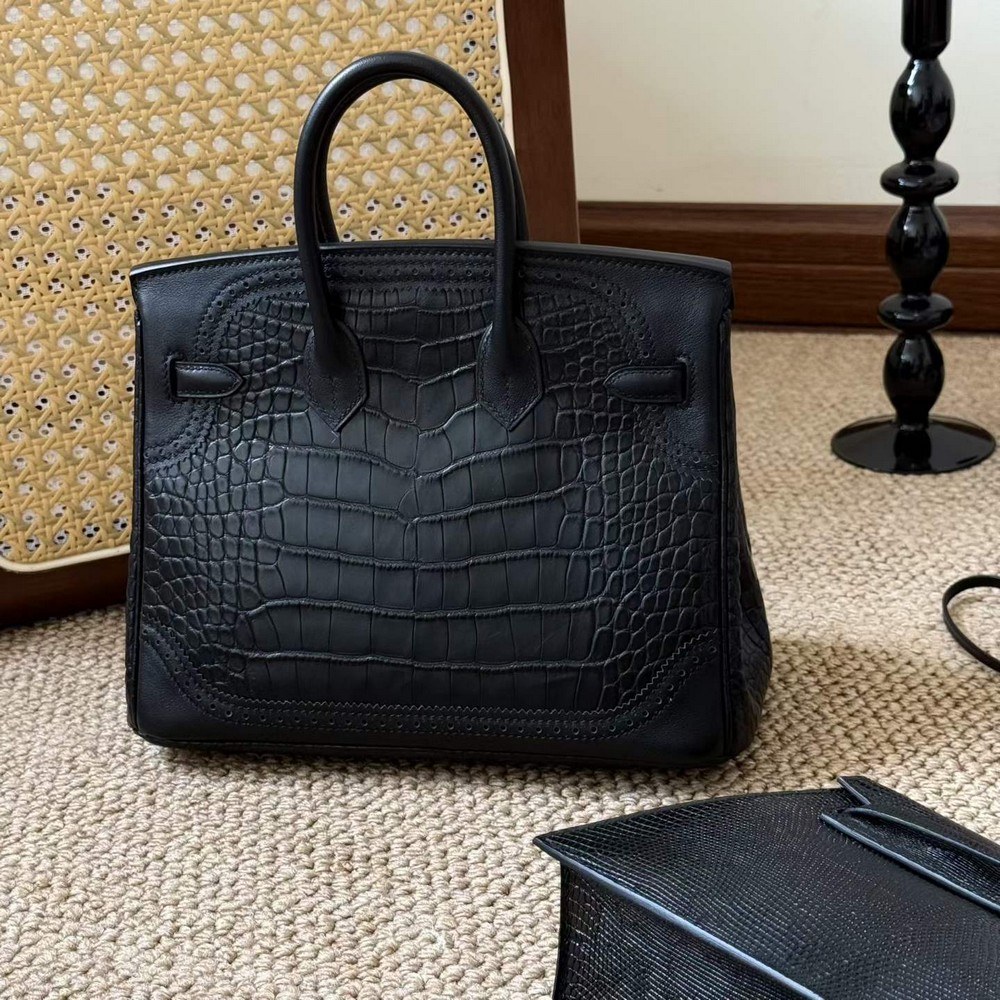 Hermès Birkin 25 Black Ghilies Matte Crocodile Palladium Hardware - Image 8
