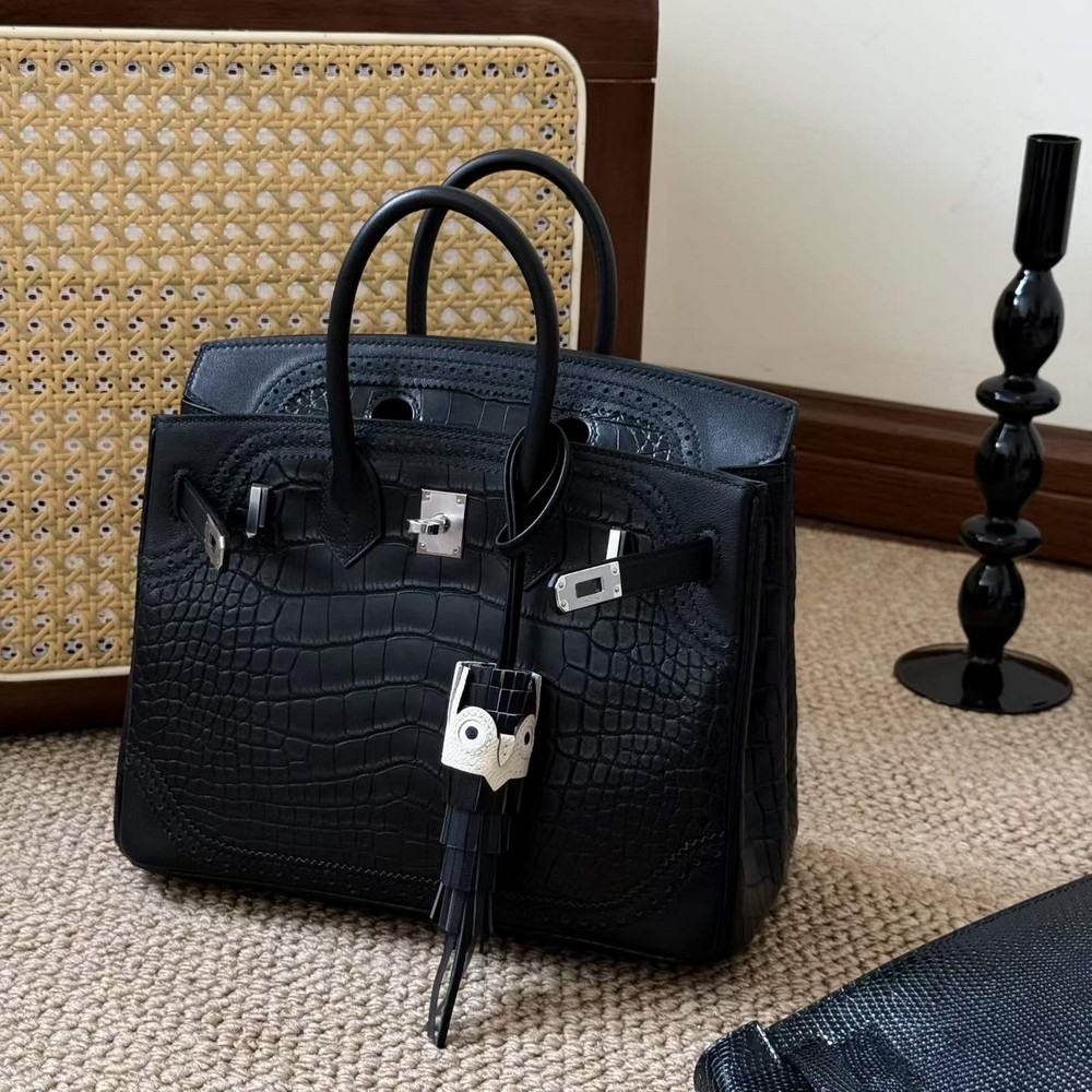 Hermès Birkin 25 Black Ghilies Matte Crocodile Palladium Hardware - Image 7