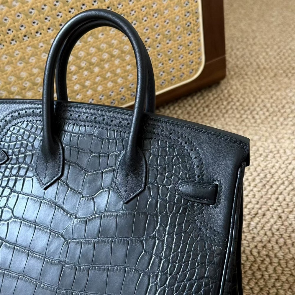 Hermès Birkin 25 Black Ghilies Matte Crocodile Palladium Hardware - Image 5