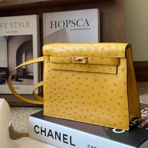 Alternative view of Hermès Kelly Danse Amber Ostrich Gold Hardware