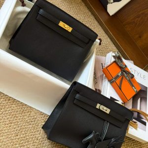 Alternative view of Hermès Kelly Danse Black Evercolor Palladium Hardware/Gold Hardware