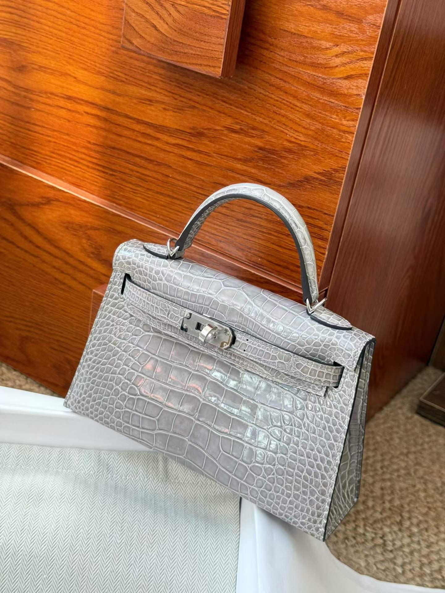 Hermès Kelly Mini II Gris Perle Shiny Niloticus Crocoidle Palladium Hardware - Image 3