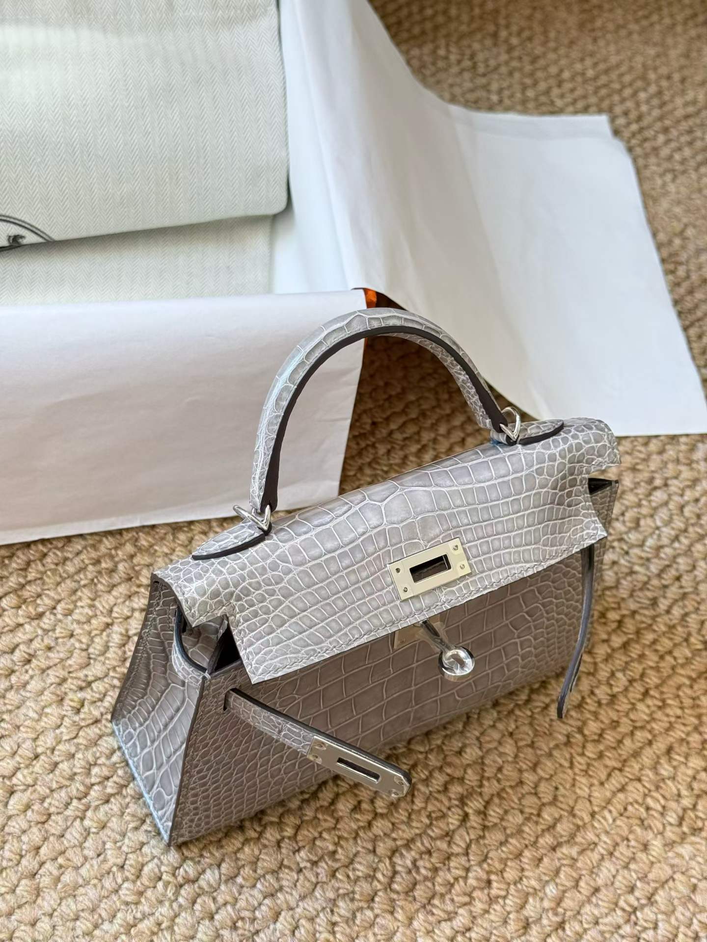 Hermès Kelly Mini II Gris Perle Shiny Niloticus Crocoidle Palladium Hardware - Image 4