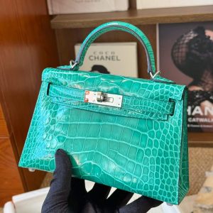 Hermès Kelly Mini II Vert Emerald Shiny Niloticus Croodile Palladium Hardware