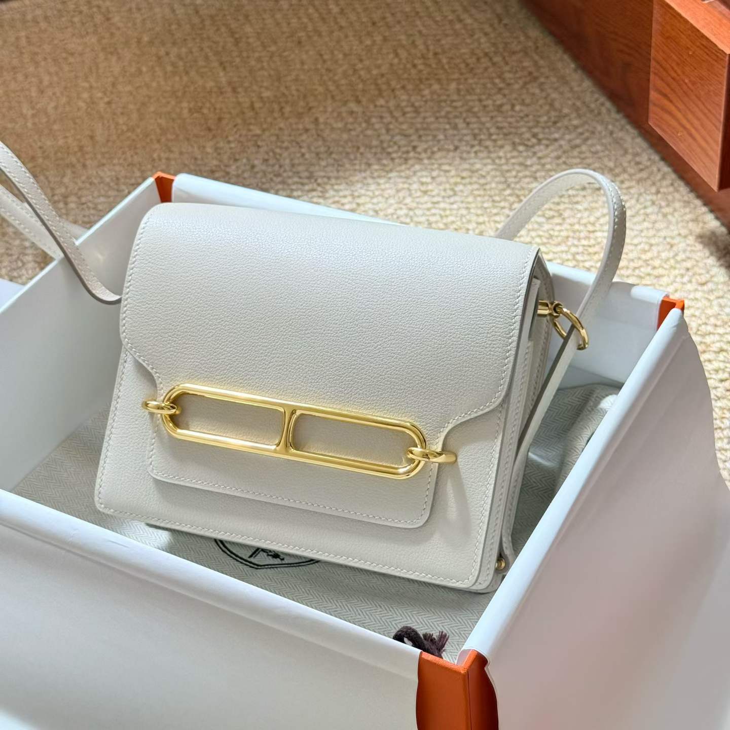 Hermès Roulis 18 Craie Evercolor Gold Hardware/Palladium Hardware - Image 2