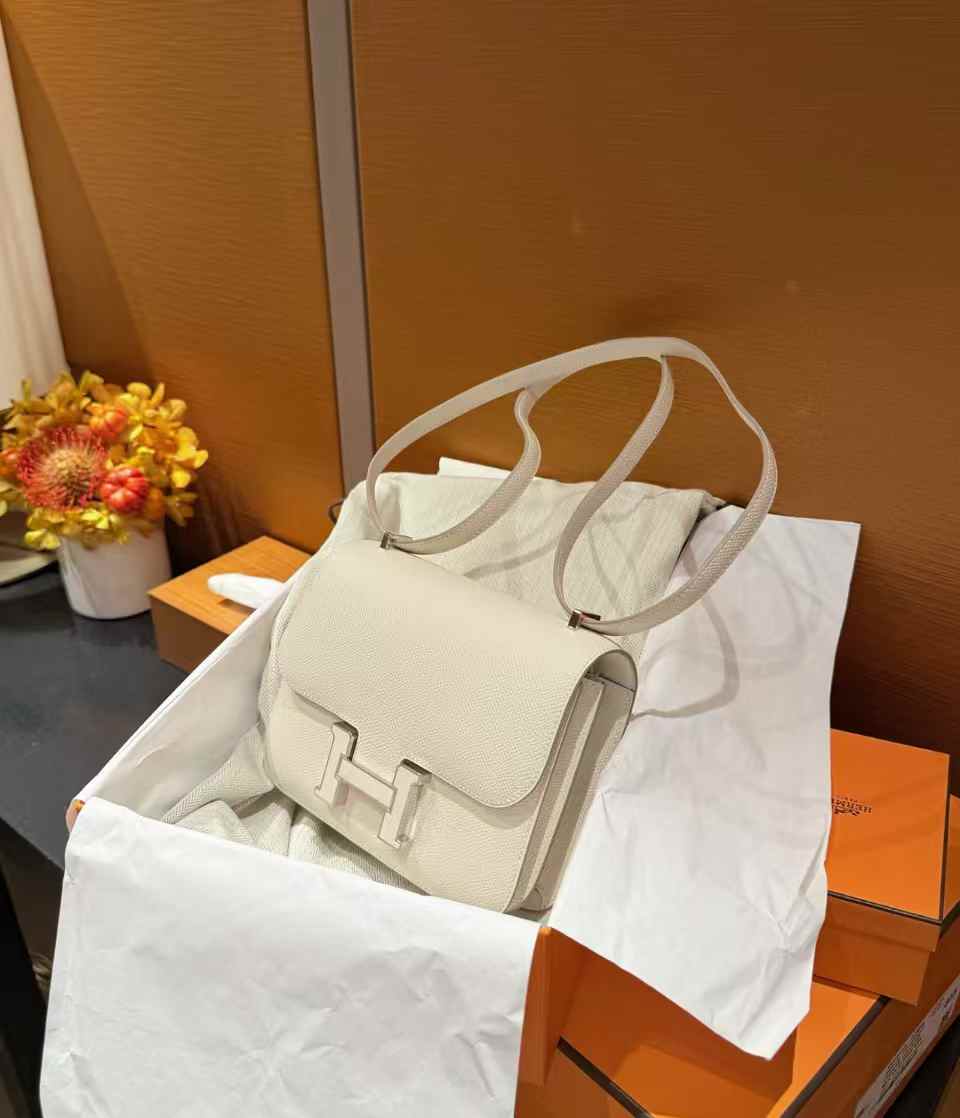Hermès Constance 18 White Epsom White Hardware - Image 3