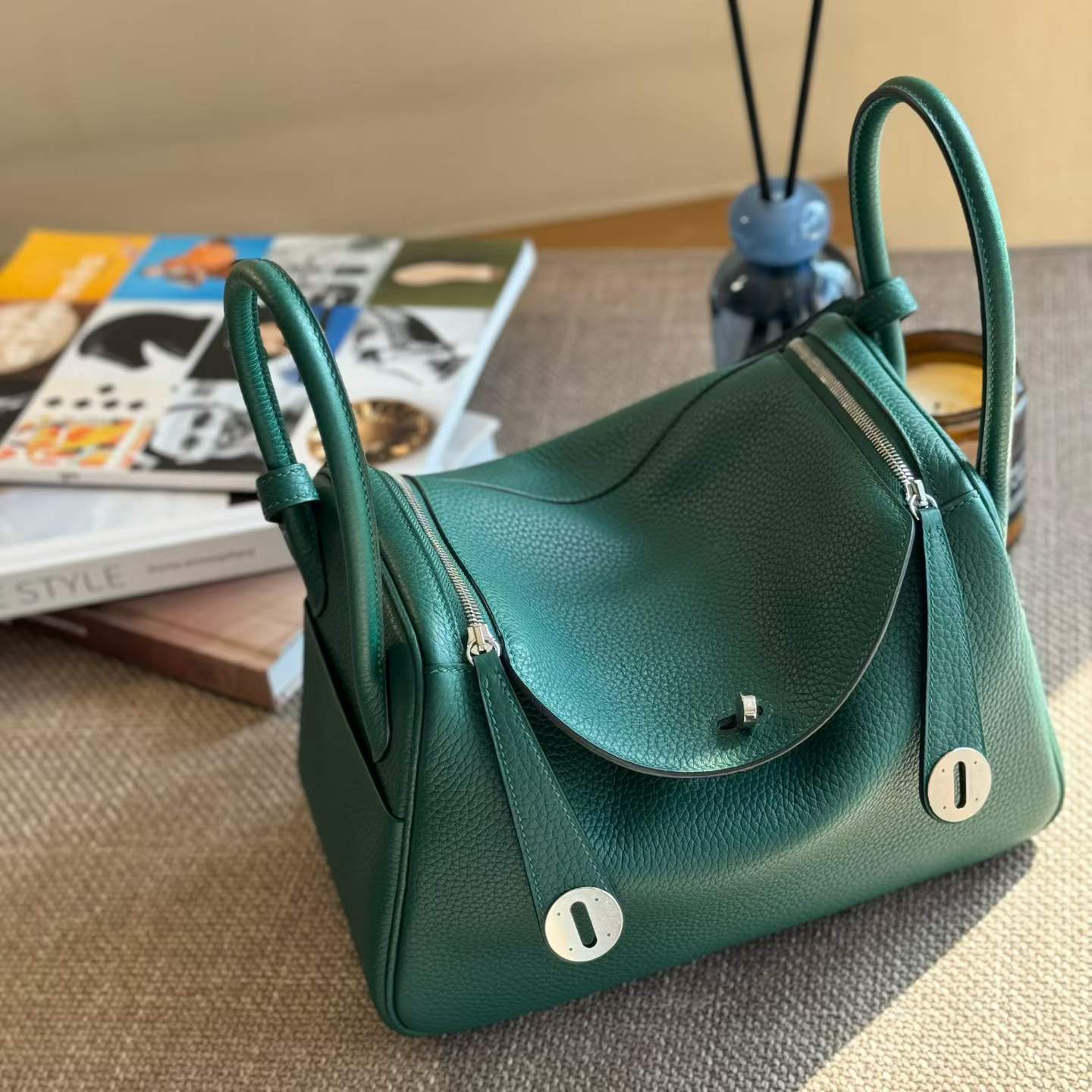 Hermès Lindy 26 Malachite Clemence Palladium Hardware - Image 2