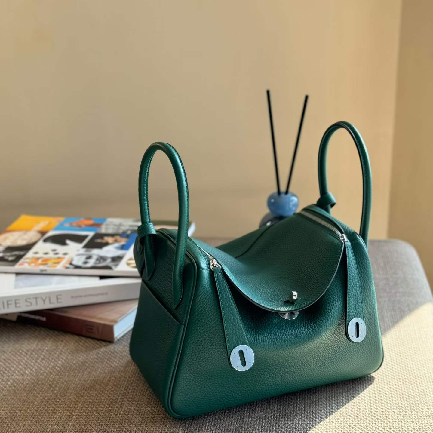 Hermès Lindy 26 Malachite Clemence Palladium Hardware - Image 3