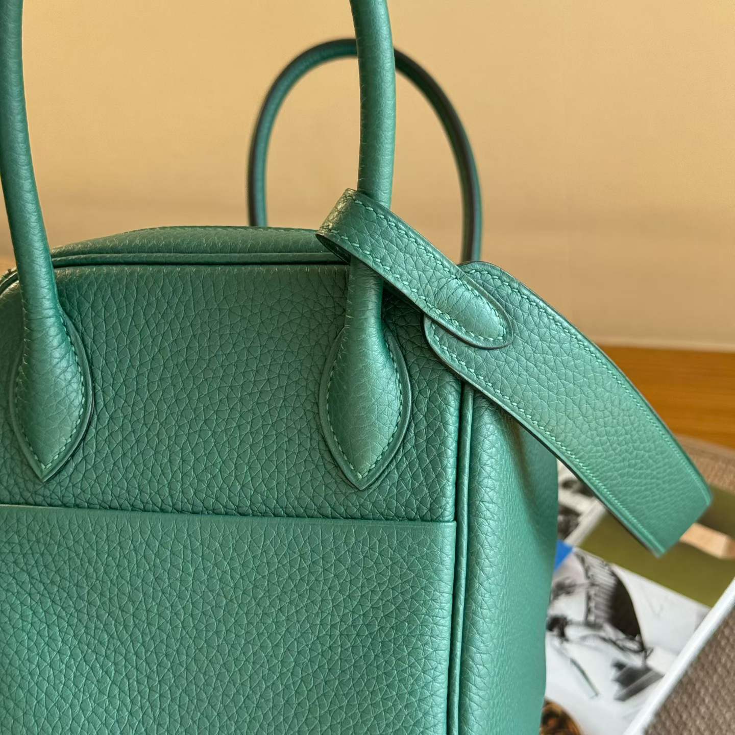 Hermès Lindy 26 Malachite Clemence Palladium Hardware - Image 5