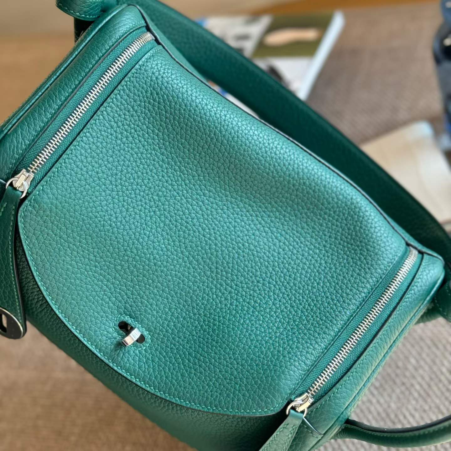 Hermès Lindy 26 Malachite Clemence Palladium Hardware - Image 6