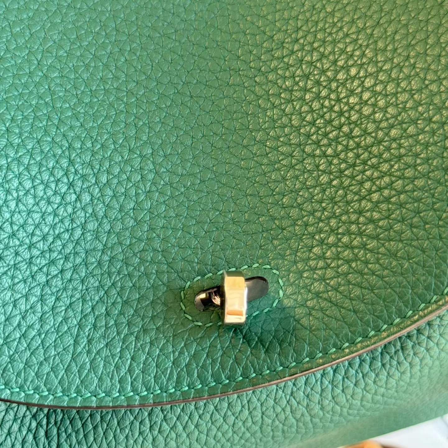 Hermès Lindy 26 Malachite Clemence Palladium Hardware - Image 7