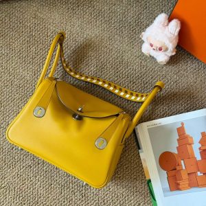 Hermès Lindy 26 Amber Swift Piano Strap