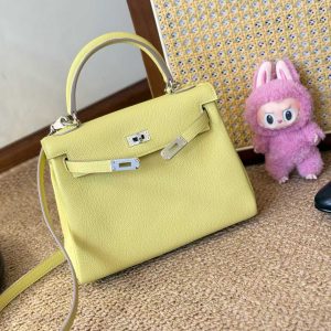 Alternative view of Hermès Kelly 25 Lime Togo Palladium Hardware