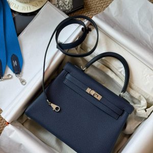 Alternative view of Hermès Kelly 25 Blue Saphir Togo Palladium Hardware