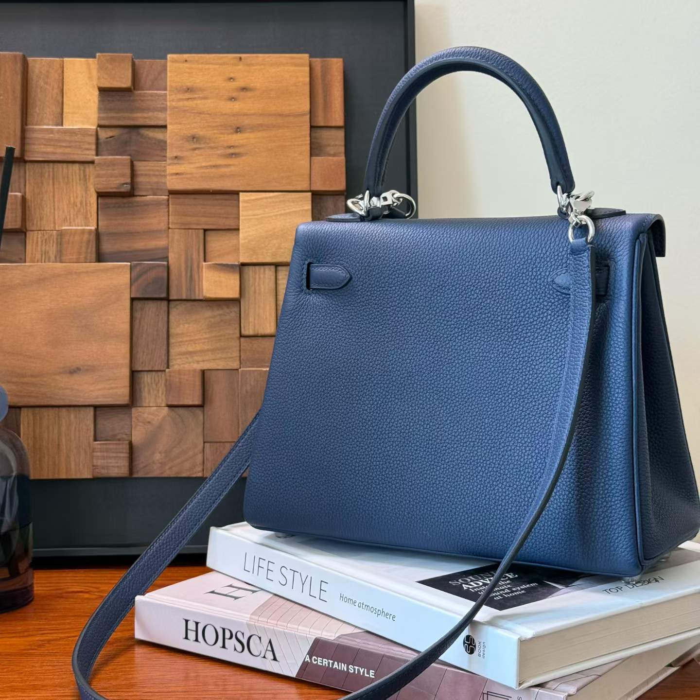 Hermès Kelly 25 Blue Saphir Togo Palladium Hardware - Image 7