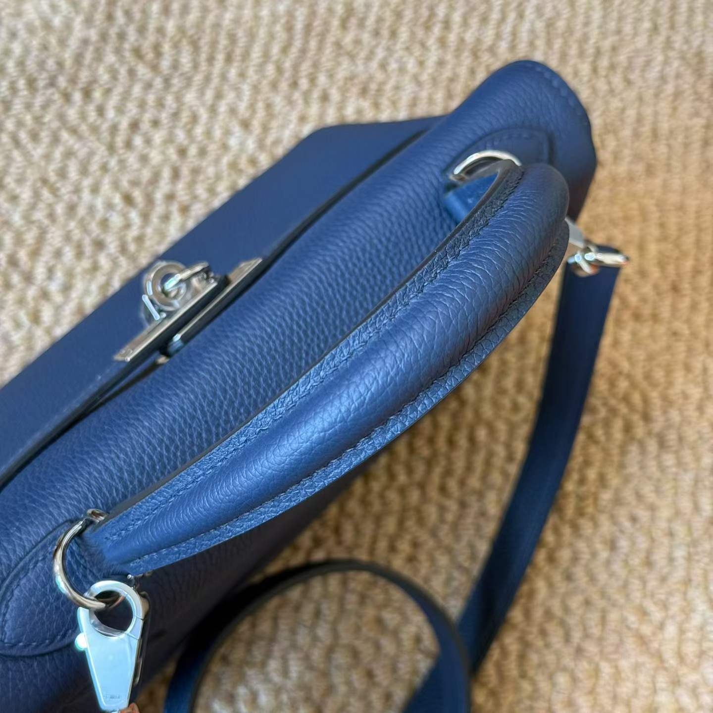 Hermès Kelly 25 Blue Saphir Togo Palladium Hardware - Image 3