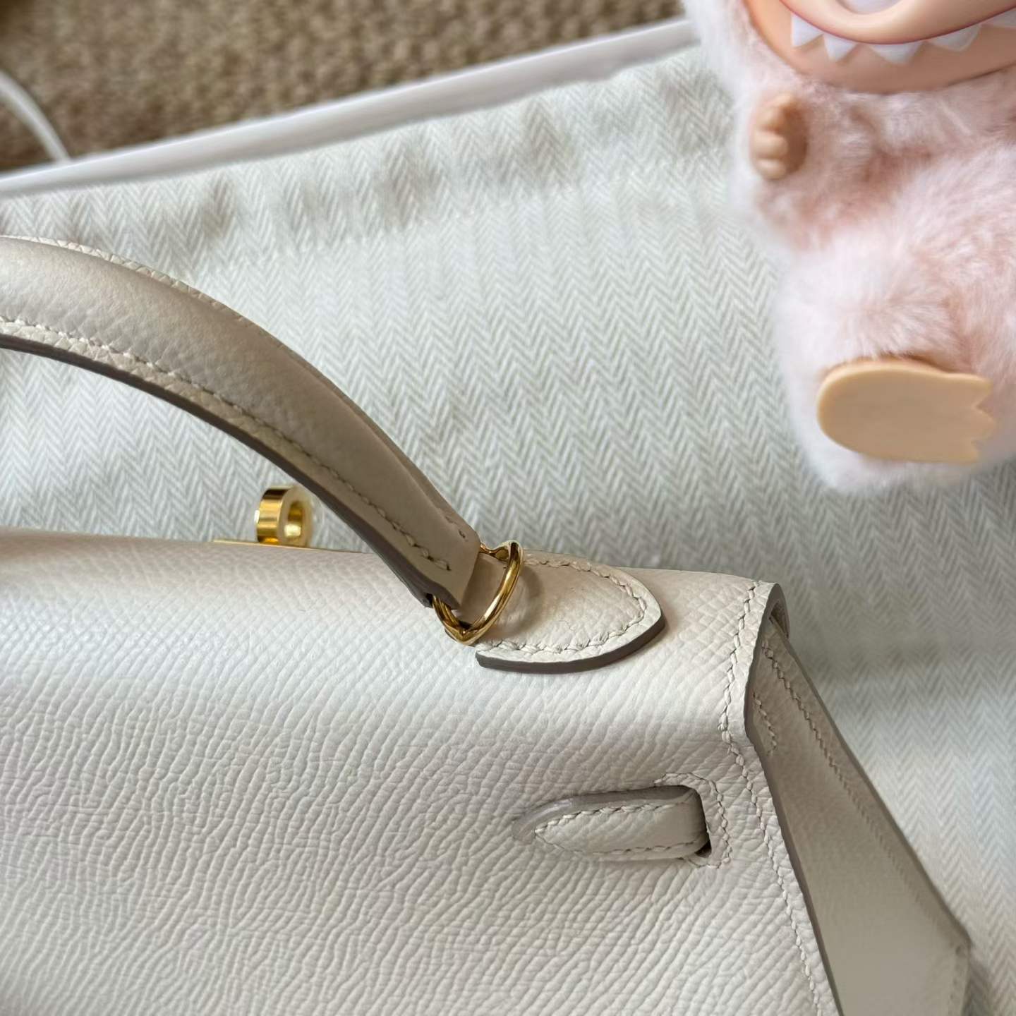 Hermès Kelly Mini II Craie Epsom Gold Hardware - Image 7