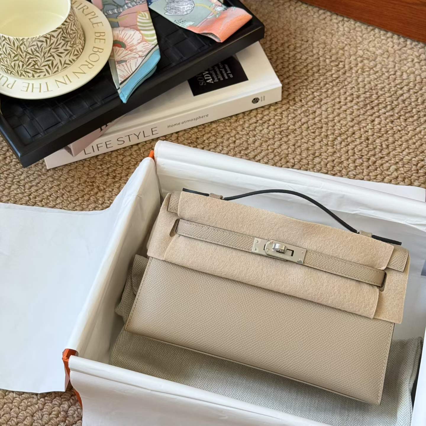 Hermès Kelly Pochette Trench Epsom Palladium Hardware - Image 2