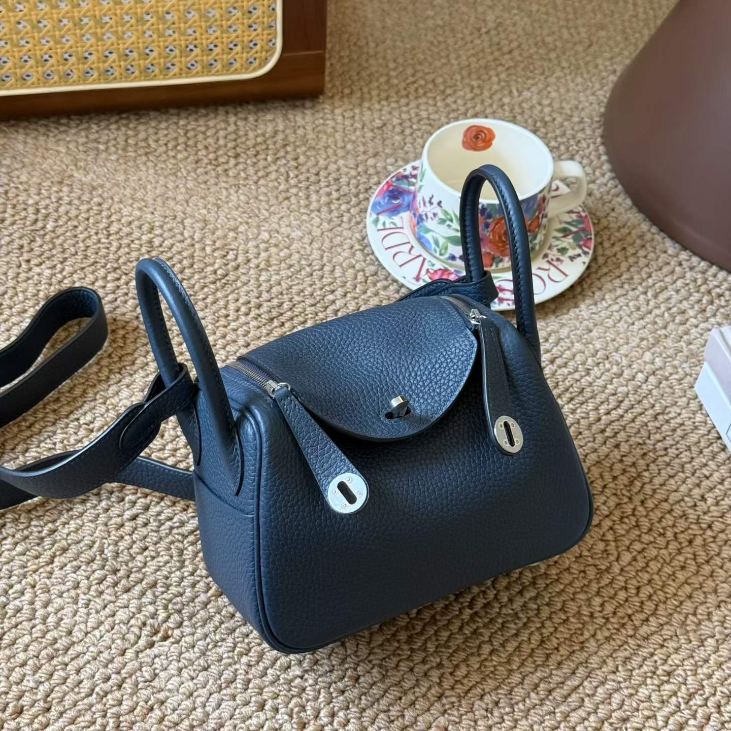 Hermès Mini Lindy Blue Nuit Clemence Palladium Hardware - Image 4