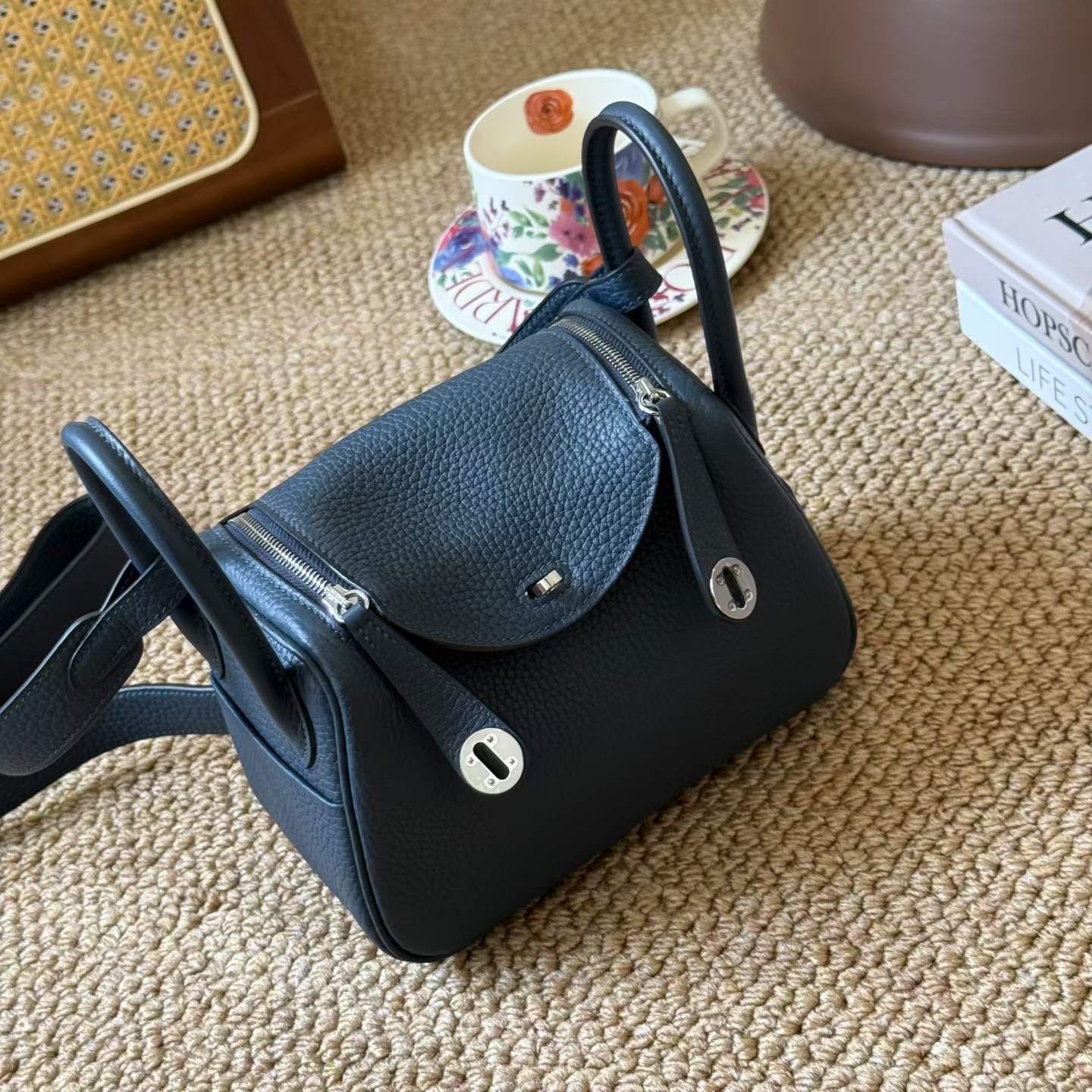 Hermès Mini Lindy Blue Nuit Clemence Palladium Hardware - Image 5