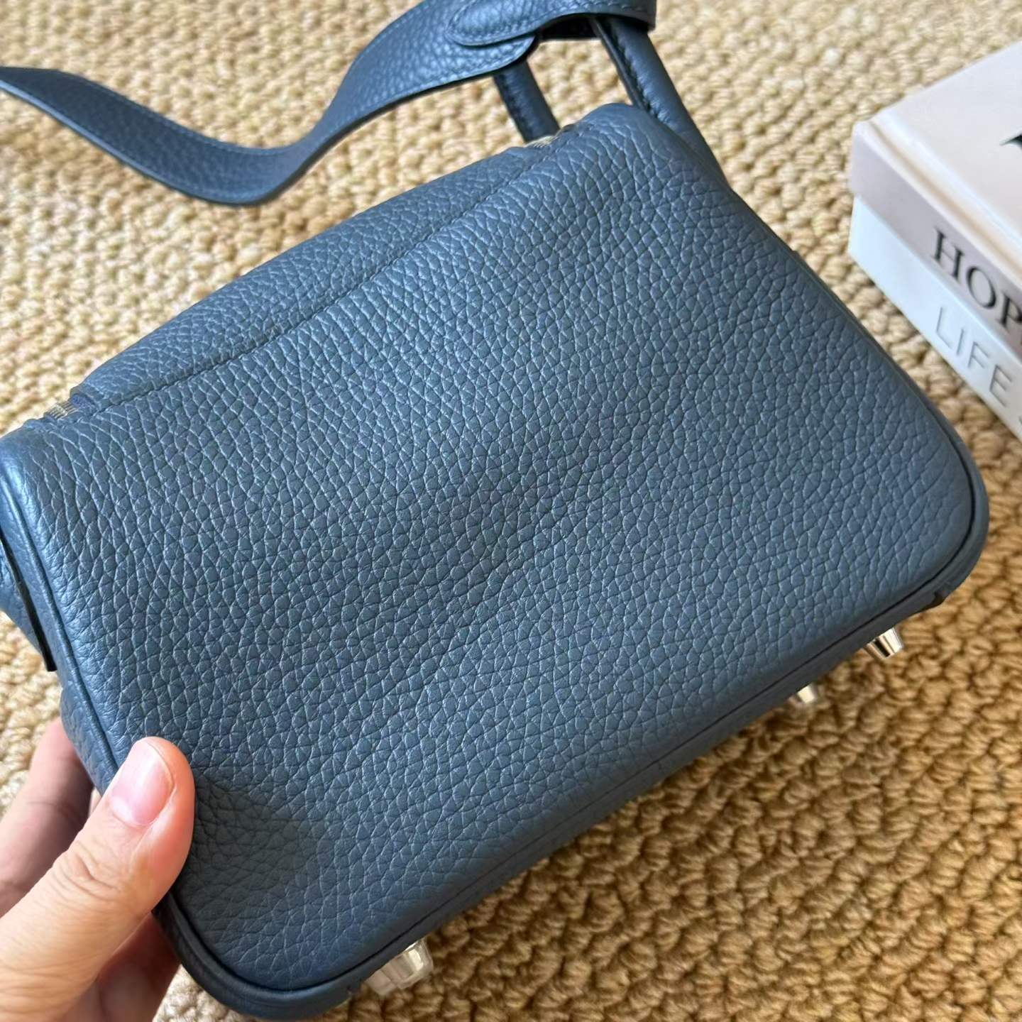 Hermès Mini Lindy Blue Nuit Clemence Palladium Hardware - Image 6