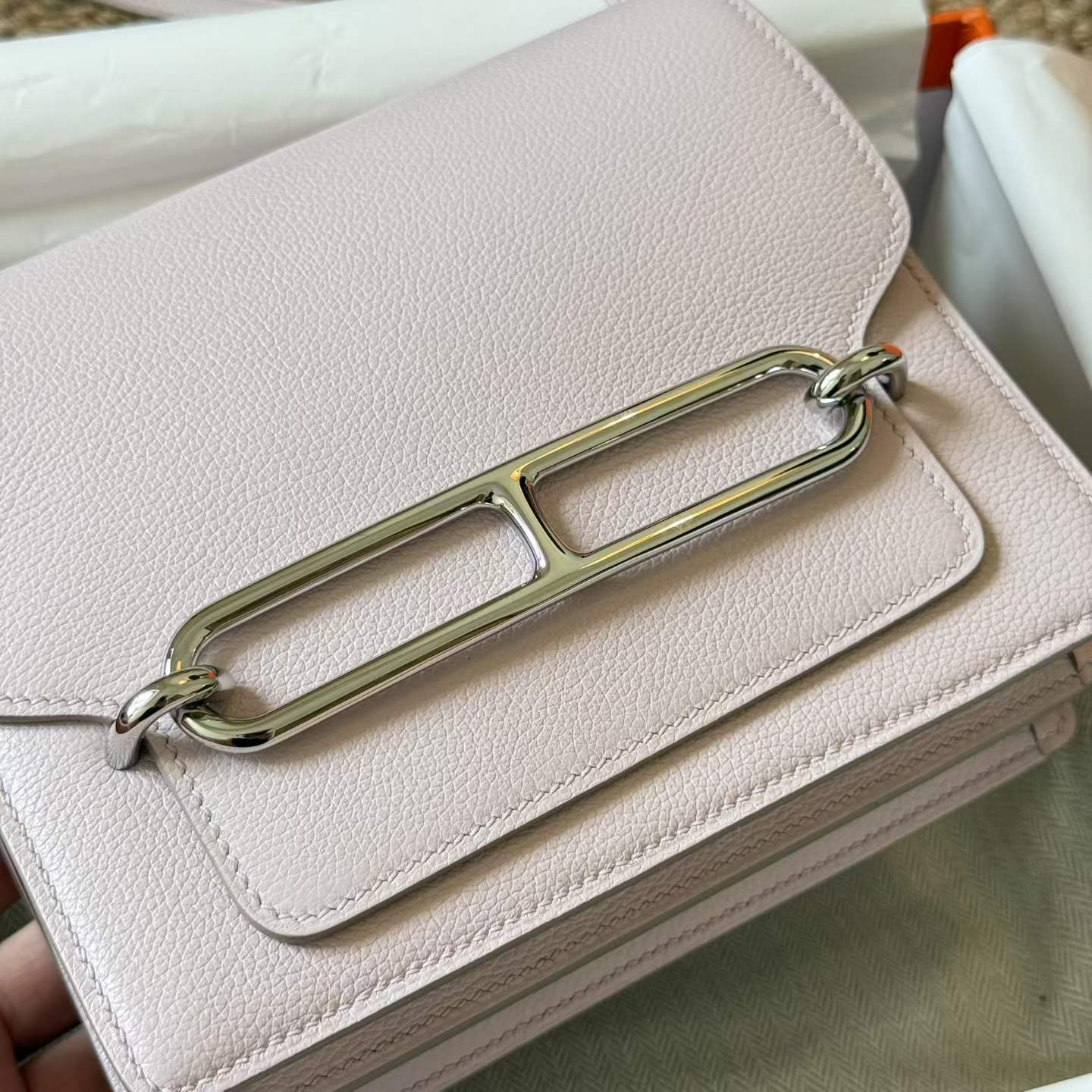 Hermès Roulis 18 Rose Sakura Evercolor Palladium Hardware - Image 4