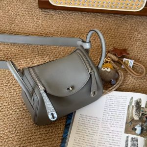 Alternative view of Hermès Mini Lindy Gris Perle Touch Swift Palladium Hardware