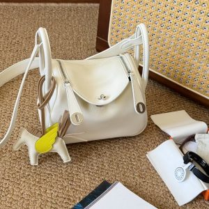 Alternative view of Hermès Mini Lindy Craie Swift Palladium Hardware