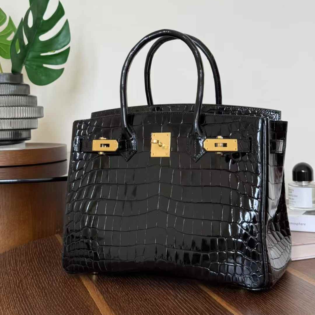 Hermès Birkin 30 Black Shiny Crocodile Gold Hardware - Image 16